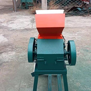 小型花生碾压碎瓣机 农作物对辊粮食破碎机 小型家用挤扁机