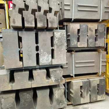 厂家供应 反击式破 机高铬 板 锤破机耐磨高铬合金反击破 板锤