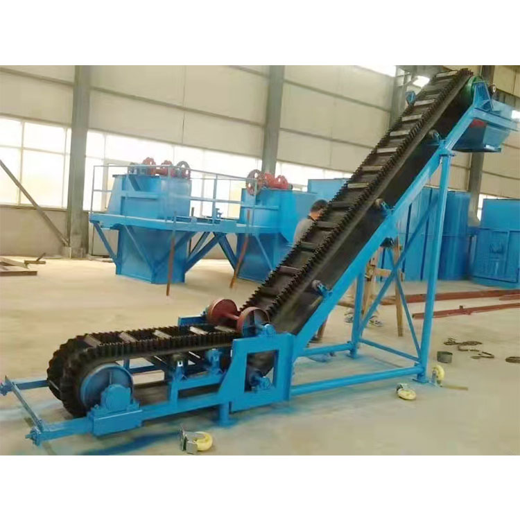 泉大机械 大倾角皮带输送机 波纹挡边带 爬坡 运行稳定