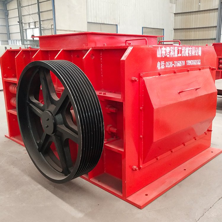 时产8吨四辊式碎石机 新型高锰钢对辊破碎机 处理量大