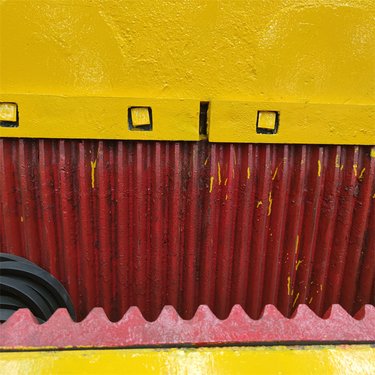 颚式破机箱破反击破产量高粒度均匀操作简单环保设备