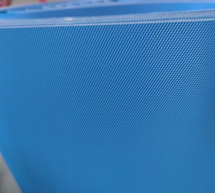 工厂生产PU输送带小格子防滑传送带防霉抗菌传动带导条防跑偏皮带