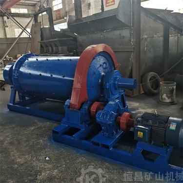 调速褐铁矿细磨球磨机 方解石300目研磨设备 格子型矿料磨粉机