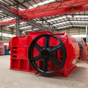 双齿辊破机 冲击负荷小 破效率高 矿山 矿石 煤炭用