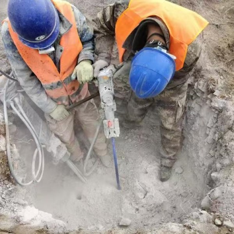 出口劈裂机 远销国外破石机 露天矿山洞采煤矿裂岩机