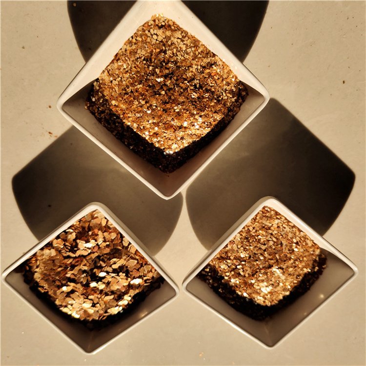 真石漆涂料用金黄云母粉嘉源矿产堵漏用银白云母片规格齐全