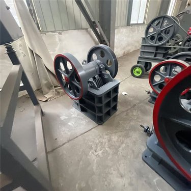 安玉欣 绿泥石粉碎 石英砂岩混凝土制砂机 石灰石打砂 卵石颚式破碎机