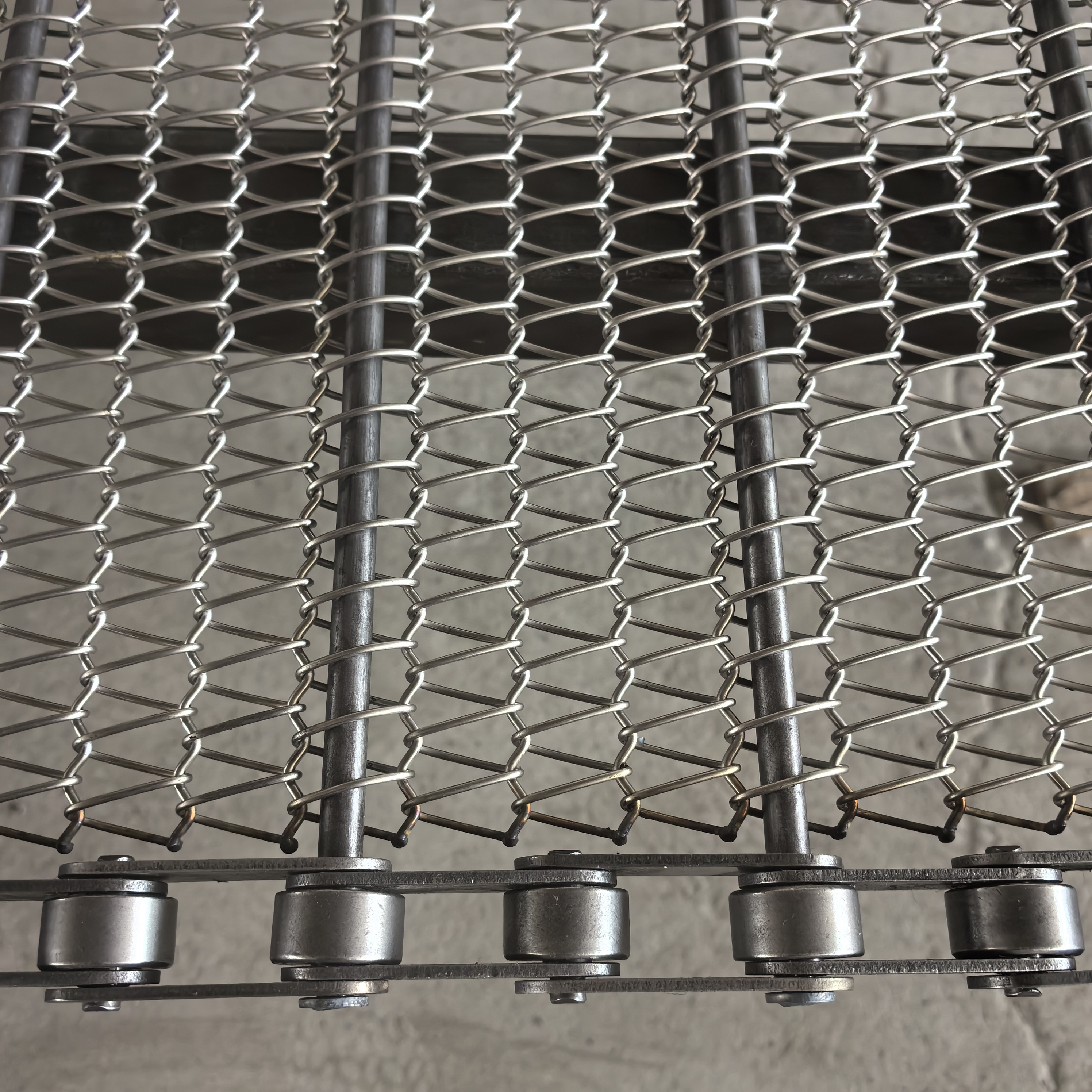 不锈钢筛网木片输送机 木材装车筛土传送机 生物质颗粒网带筛选设备