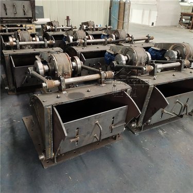 大号型摆式给料机 600*600型矿山石料震动喂料给矿机