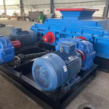 瓜米石辊式破碎机高产量双辊石子粉碎机效率高煊力隆机械