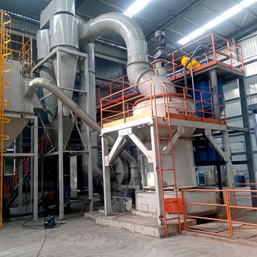 鸿程锰渣立磨易损件耐用大型矿石加工用节能型立式磨机