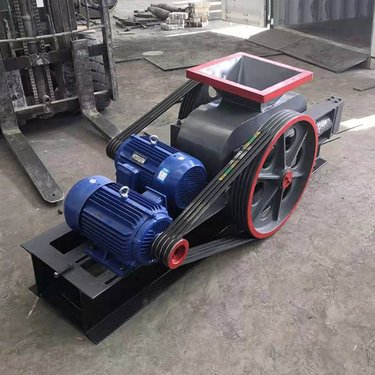 邦隆石粉石屑碎石渣粉碎打砂机2PG400x400对辊两辊式破碎制砂机