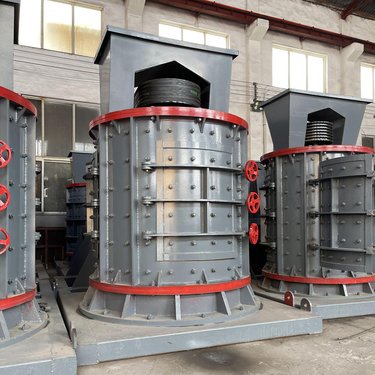 立式圆锥转子锤头制砂机 青石板锤打砂机 组台车载移动破碎机