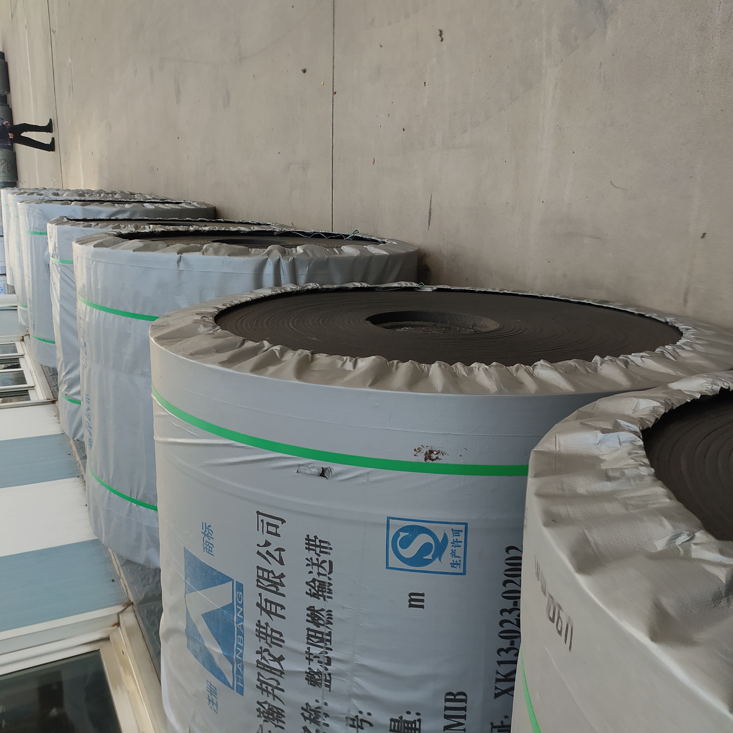 pvc/pvg聚酯输送带 大倾角皮带 输送平稳六级拉力 交货快