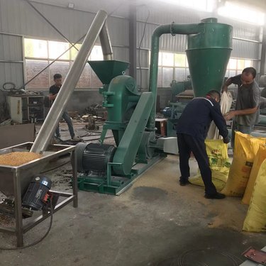 香料花椒辣椒磨粉机 自吸式玉米大豆磨面机 造纸制香木屑粉机