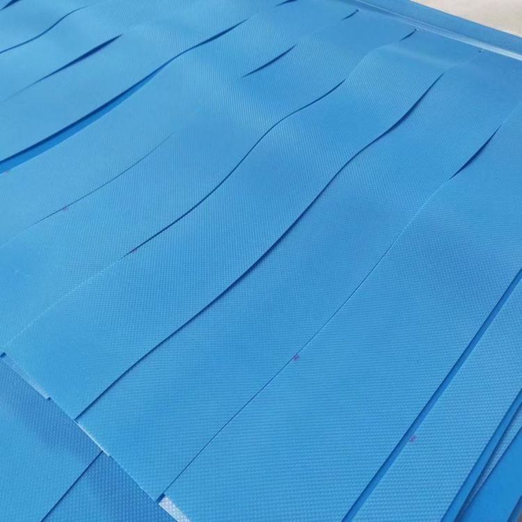 厂家生产PVC输送带门帘挡皮块耐油耐磨传送带