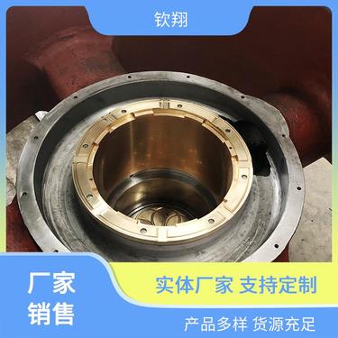 钦翔将物料经过中碎后移动式单缸液压圆锥破碎机操作方便