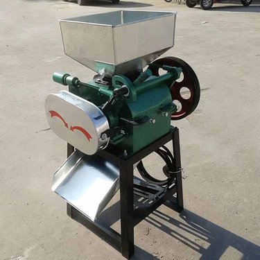 新型黄豆压扁机 对辊式粮食挤扁机 双辊可调节挤扁破碎机