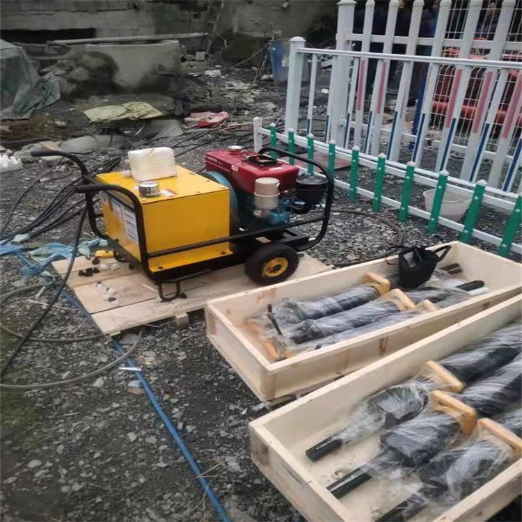 广西百色 柱塞式液压劈裂棒 运城 液压岩石分裂棒