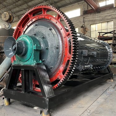 选矿有色金属滚筒球磨机 金矿石全自动磨粉机 1.5米卧式矿用研磨机