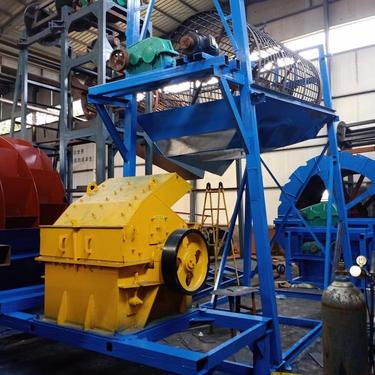 小型鹅卵石制砂机 玻璃矿石移动锤式破机 重晶石页岩石车