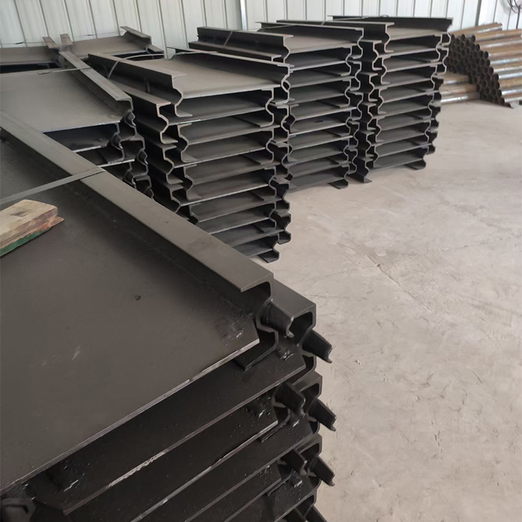 直供 矿用刮板机中部槽 40T刮板输送机溜槽 加厚钢板抗冲击性好 鸿业