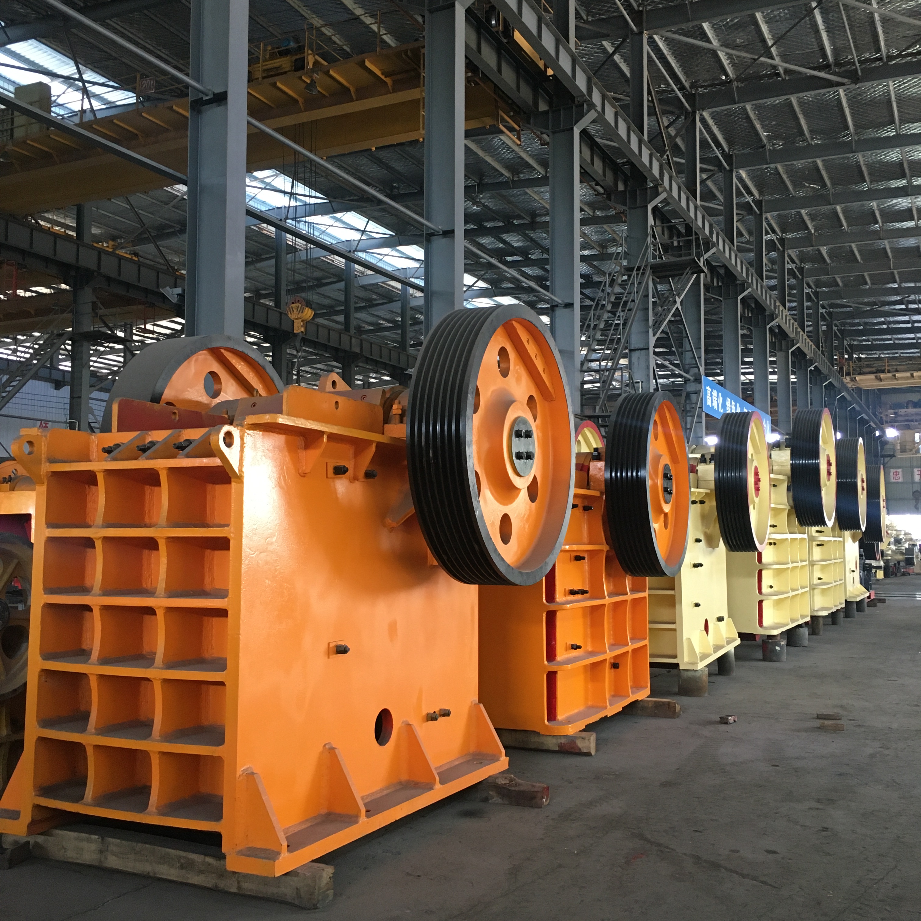 1200x1500颚式破机 时产800吨大型鄂破 可粉1米大石料的石机