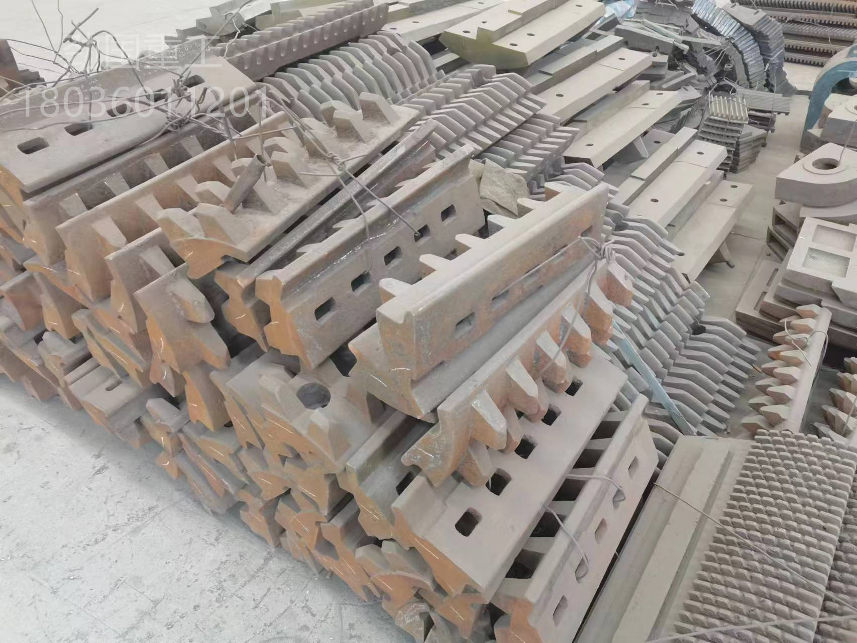 供应粉设备球磨机配件 高锰钢Mn18耐磨衬板 筛板 可定制