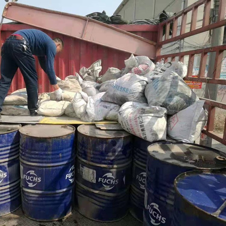 回收三氧化钼 现场看货 长期回收各种库存化工原料