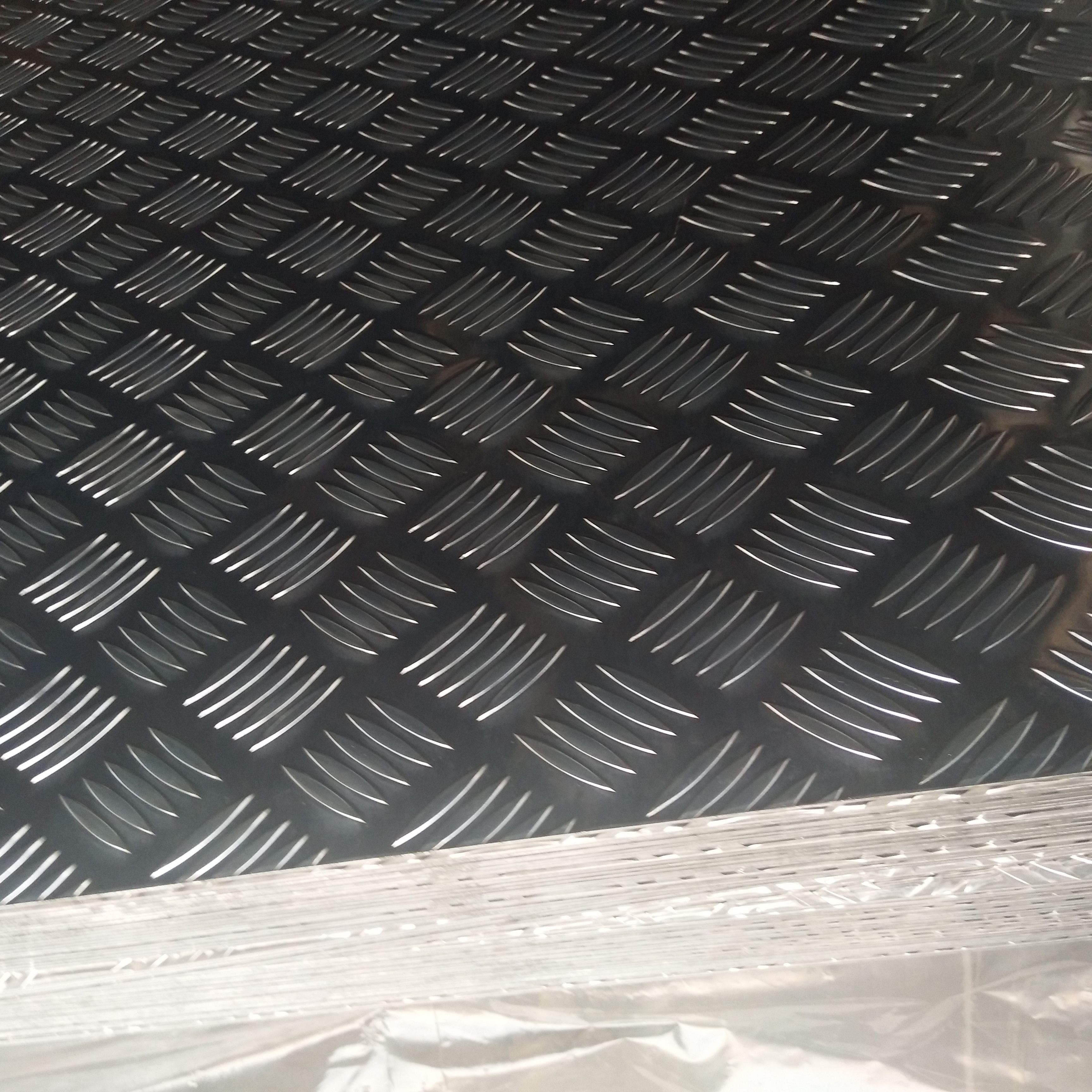 花纹铝板 1060/5052压花铝卷 保温铝材 表面整洁 诺嘉铝业