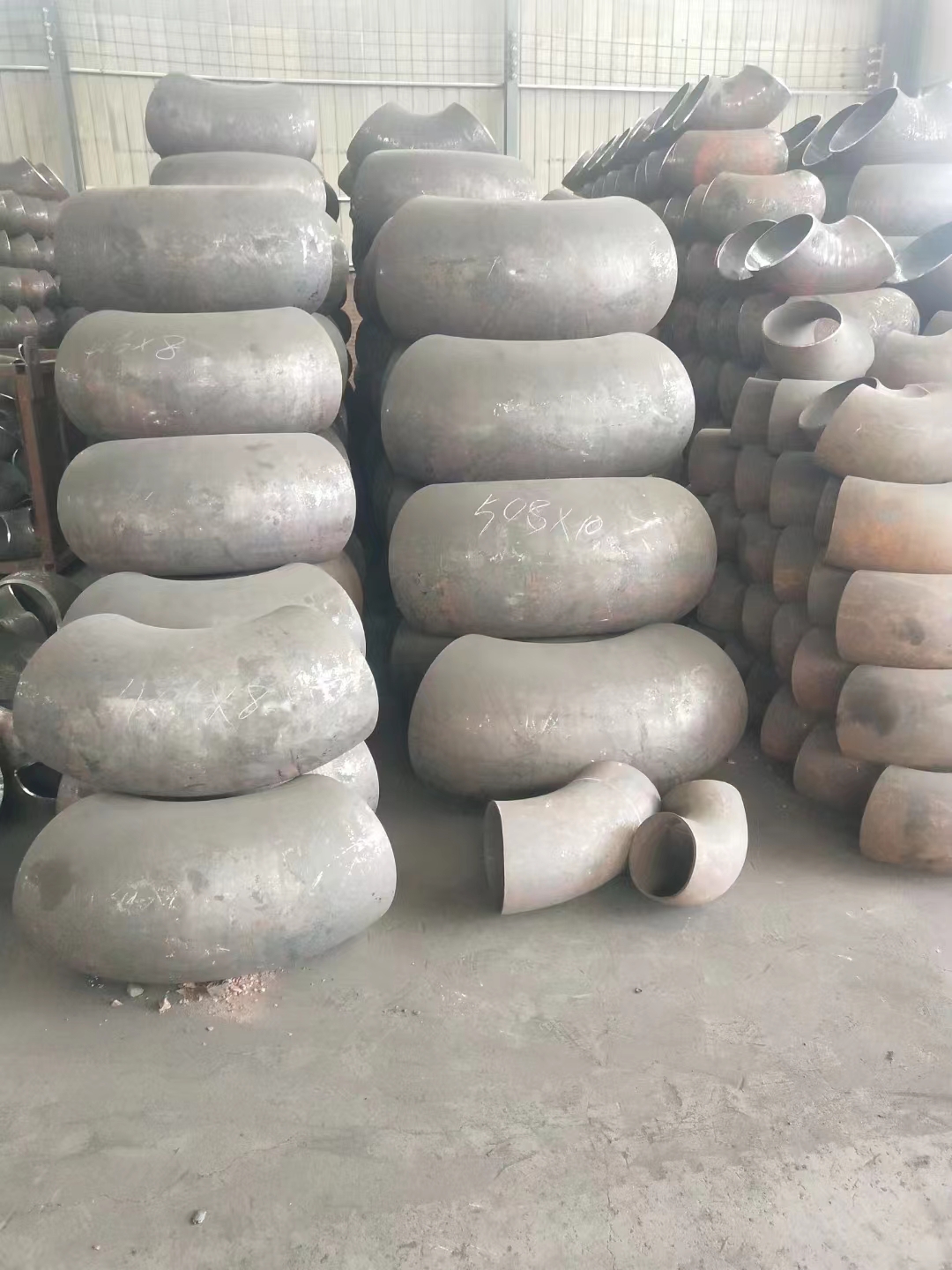 焊接 锻制合金钢弯头 45度铸铁排水管弯管厂家 来图可定做