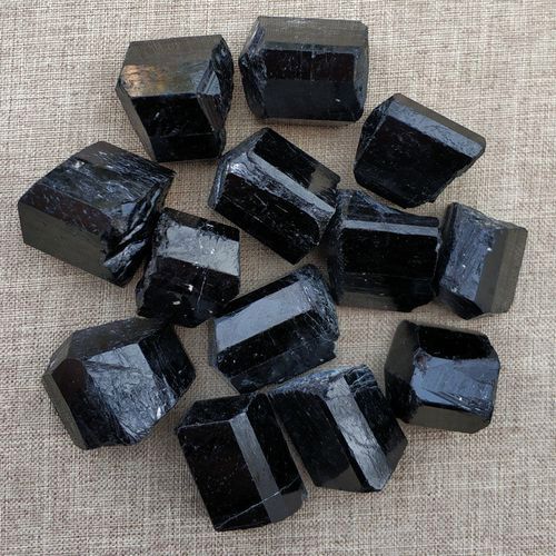 供应黑色碧玺 电气石 能量片 水处理 汗蒸房用 托玛琳石颗粒