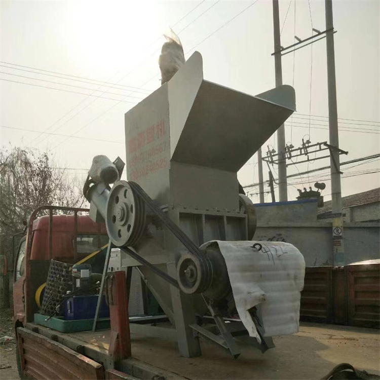 水槽一体粉机 大蓝桶 机油壶 矿泉水瓶破机 鑫涛机械