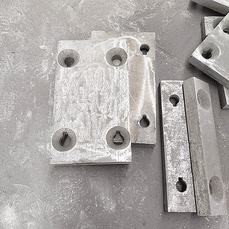 生产ZGMn13高锰钢铸板 破机衬板 齿板 护板 规格齐全性能好