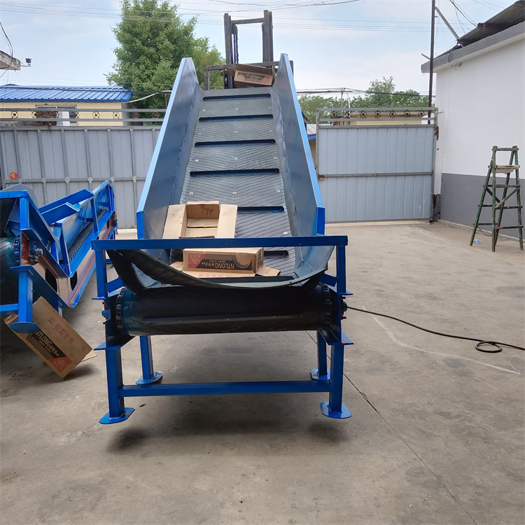 1米宽打包机皮带输送机 睿博定制上料运输机 。升降运料机