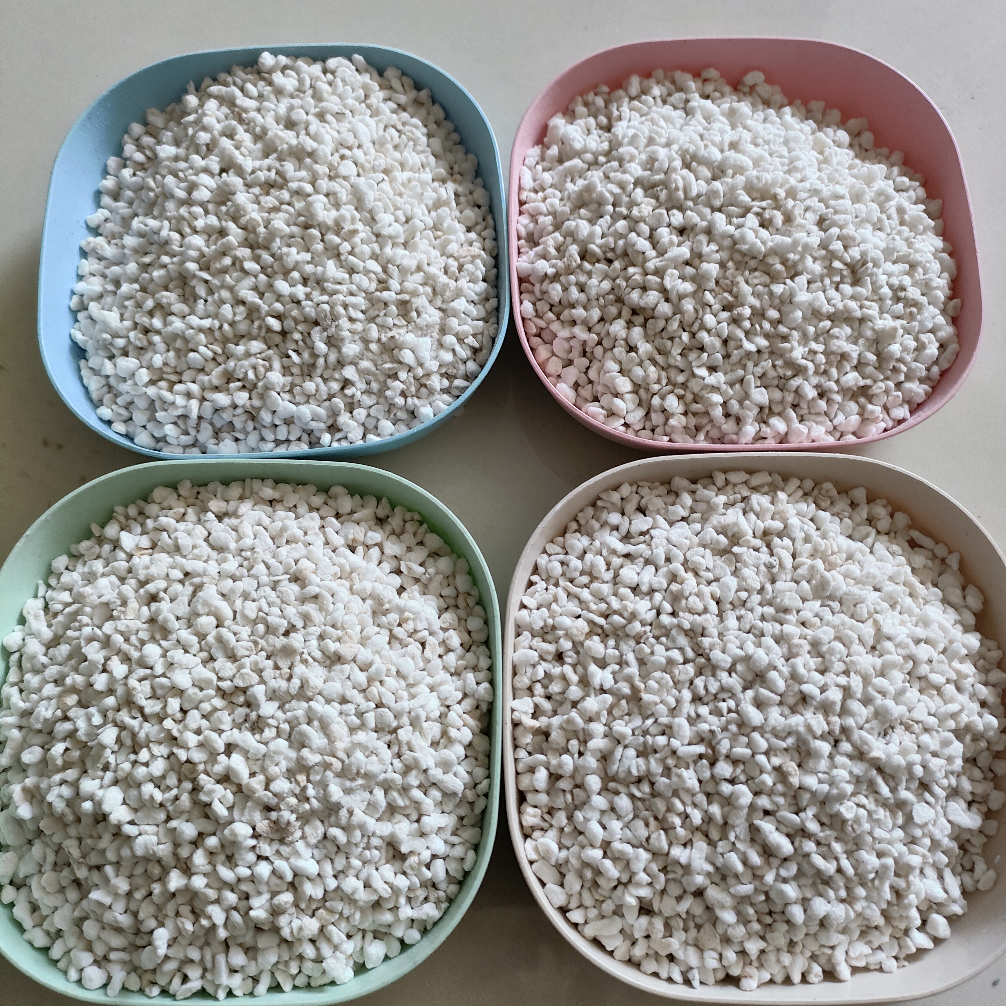 万竹矿业 膨胀珍珠岩 建筑保温颗粒 填缝 找平 抹面 玻化微珠耐火保温