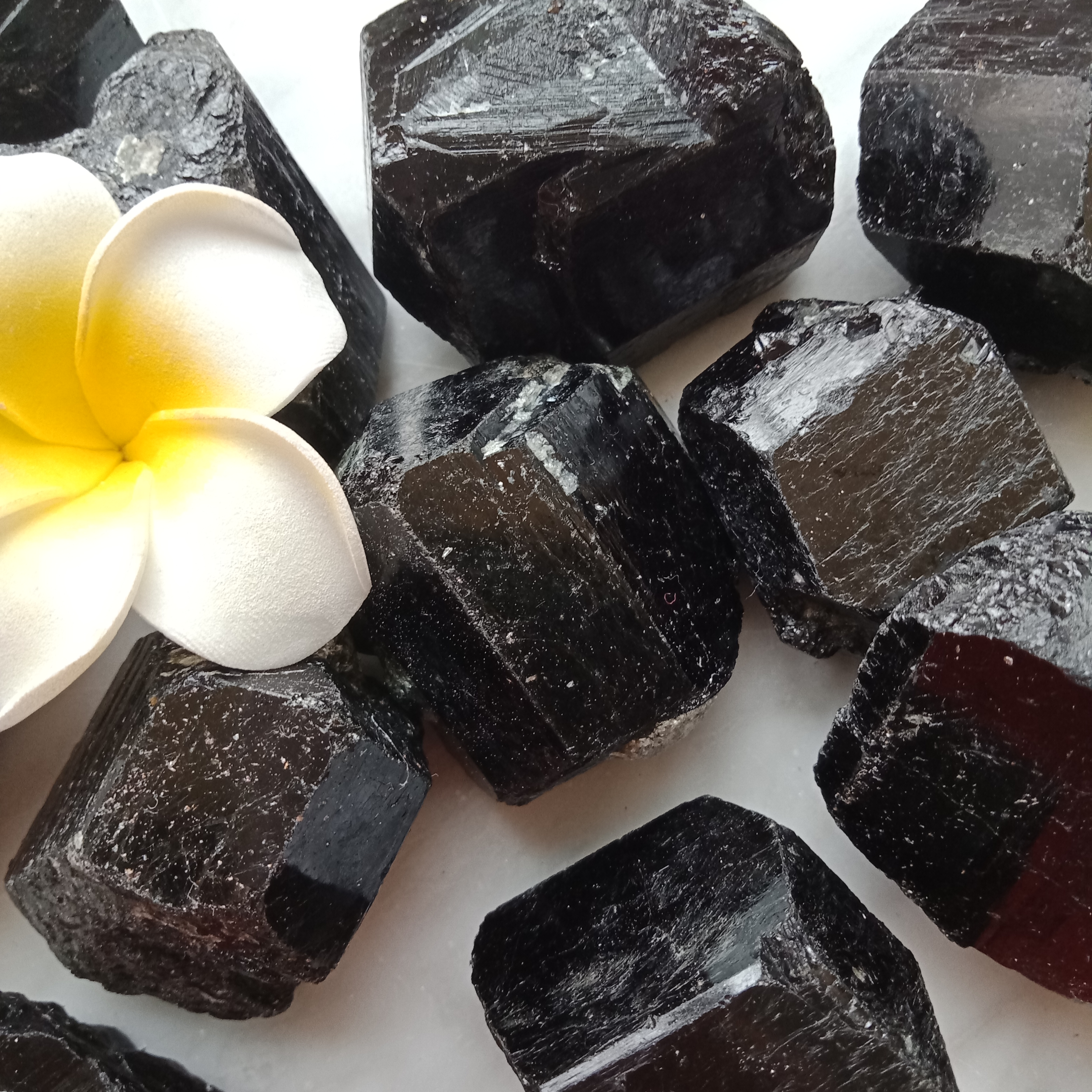 汗蒸房水处理黑色晶体电气石 托玛琳原石颗粒