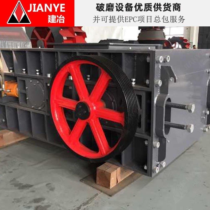 时产150吨齿辊破机 小型对辊制砂机 建筑垃圾移动式石机
