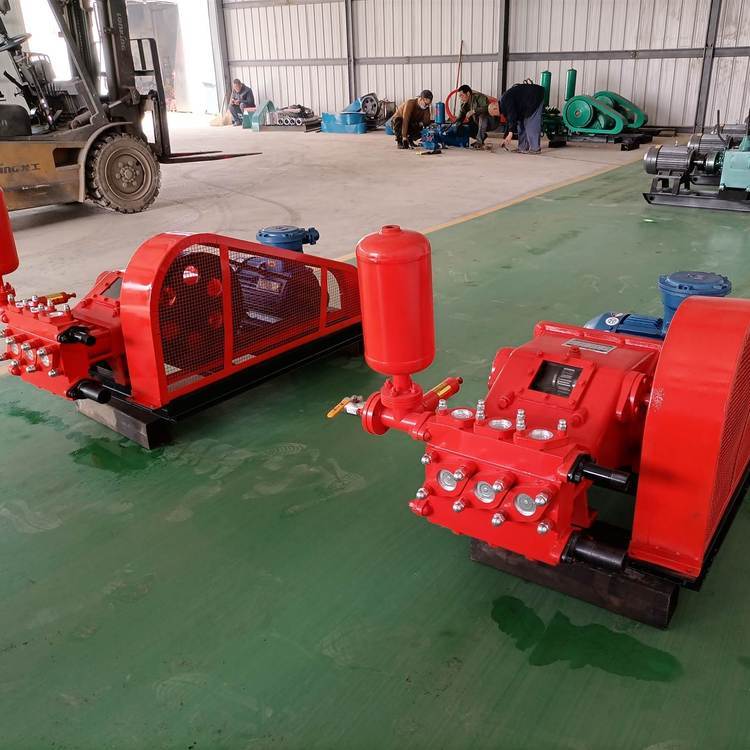 每小时1000升流量三缸泥浆泵 1000升排量高扬程钻机配套往复泵