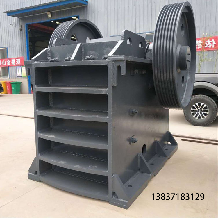 小型多功能移动式鄂破制砂机结构简图，砂石厂开采中等粒度破机