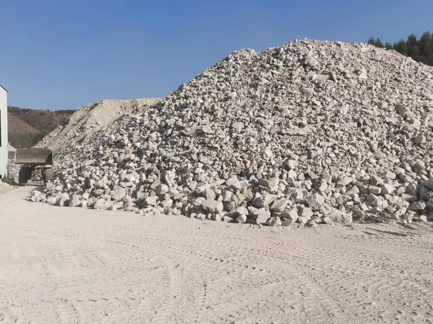 活化沸石 污水处理沸石滤料 吸附氨氮可再生填料 鱼塘养殖 吸氨石