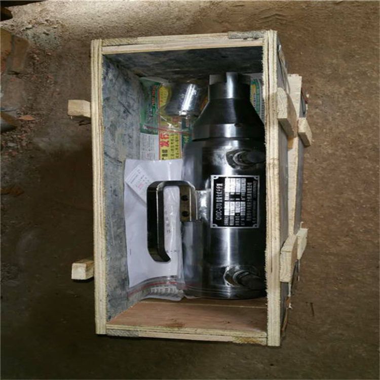 新疆喀什 27吨前卡式千斤顶 桥梁张拉千斤顶 张拉油泵 黔东