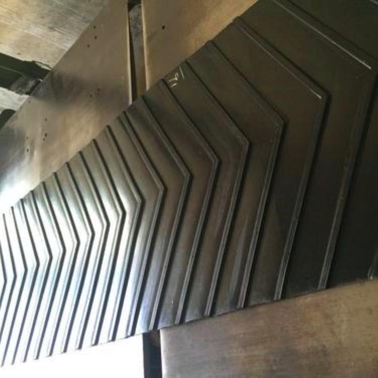 耐热波状挡边输送带 花耐高温传送带厂家 三源橡胶矿井皮带