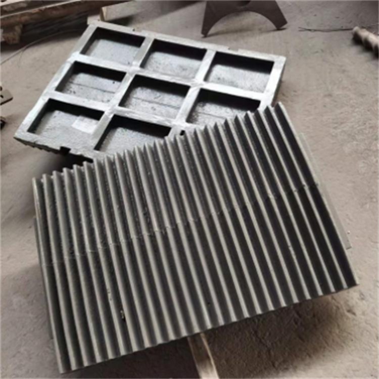 高铬耐磨衬板KmTBCr15Mo破机齿板 抗磨抗冲击