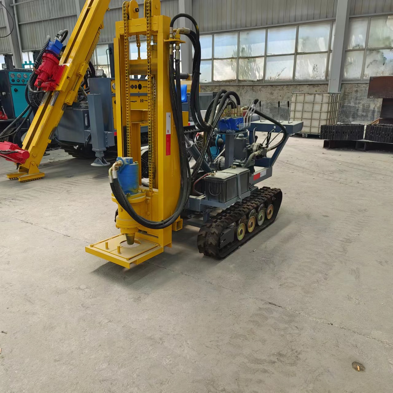 小型履带式山地钻机 矿山钻孔露天潜孔钻机 气动打岩石钻孔机
