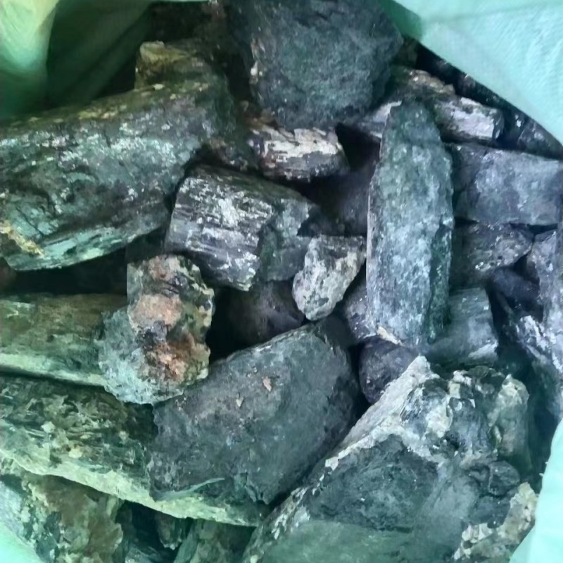 新到托玛琳电气石块原矿 可根据要求进行深加工