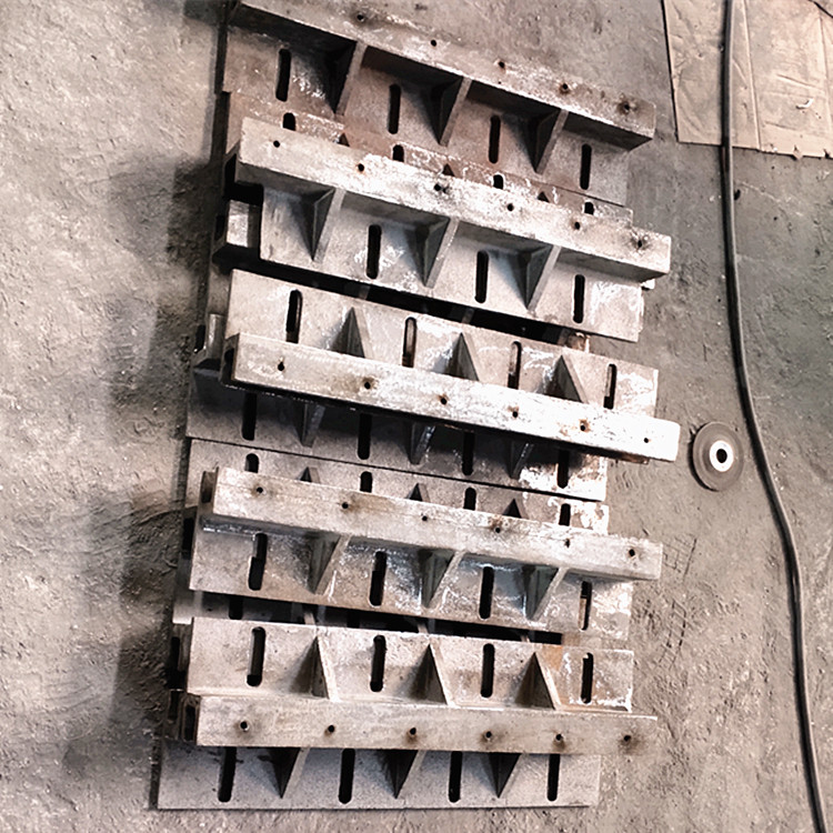 BTMCr26球磨机衬板抗磨白口铸铁件 密度高使用寿命长