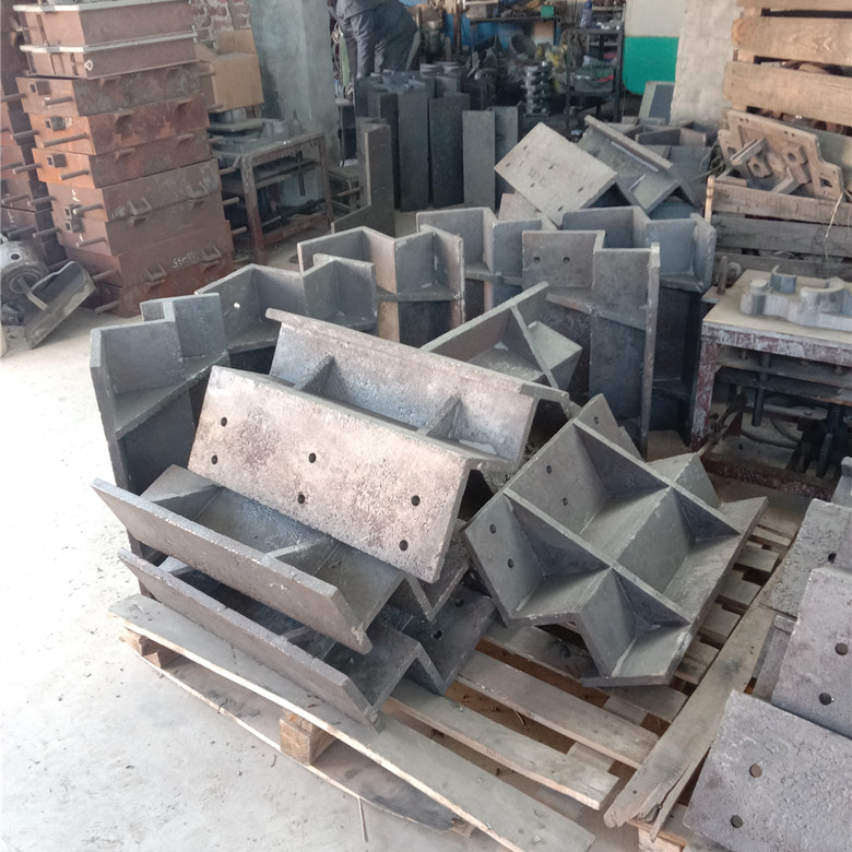 矿山球磨机衬板42CrMo高锰钢堆焊ZGMn13耐磨钢板矿山开采耐磨配件