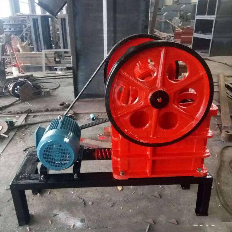 铁矿尾矿渣粉机可移动履带式鄂式破机 各种水泥熟料强力石机