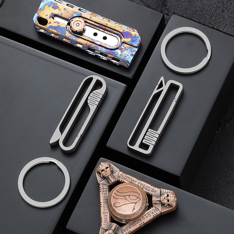 钛合金穿皮带腰带钥匙扣男个性创意汽车挂件圈环运动裤腰式锁匙扣